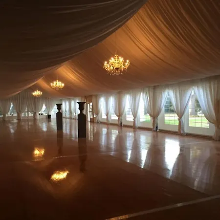 Les Logis Du Château Villa La Vergne (Charente-Maritime)