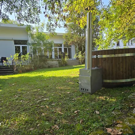 Les Logis Du Château La Vergne (Charente-Maritime)
