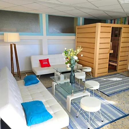 Villa Les Logis Du Château La Vergne (Charente-Maritime)